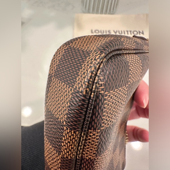 Louis Vuitton Mini Pochette Accessories in Damier Ebene - Picture 13 of 17